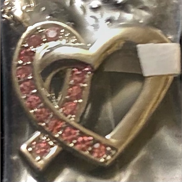BRAND NEW! BREAST CANCER HEART RIBBON PENDANT ON 18" CHAIN BY CARAVELLE NEW YORK - Picture 2 of 4